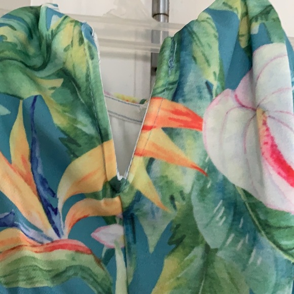 Tropical pattern romper - Picture 6 of 8